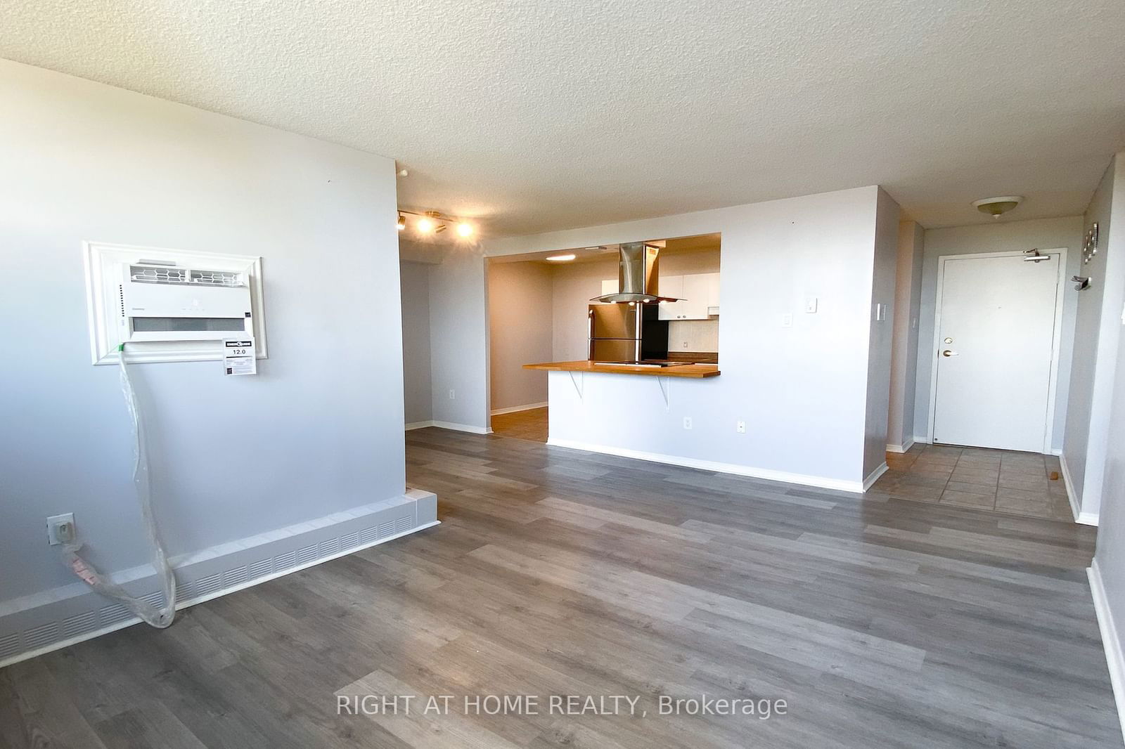 2900 Battleford Rd, unit 610 for rent - image #2