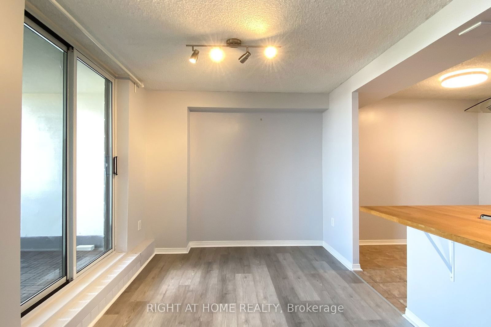 2900 Battleford Rd, unit 610 for rent - image #7