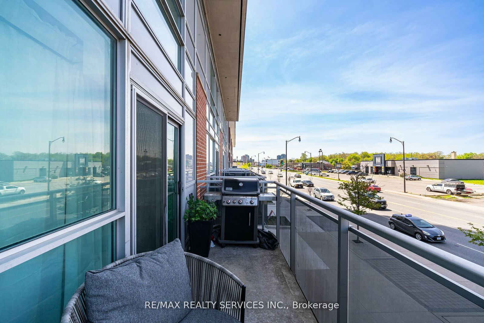 215 Queen St E, unit 217 for sale