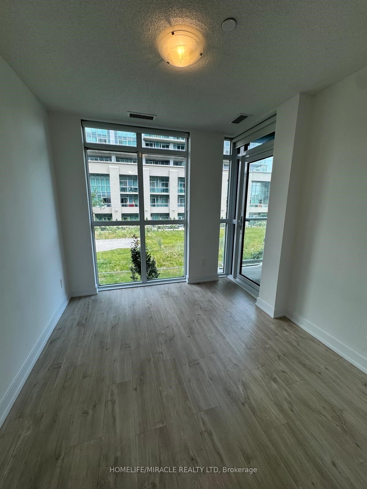 251 Manitoba St, unit 112 for sale - image #10