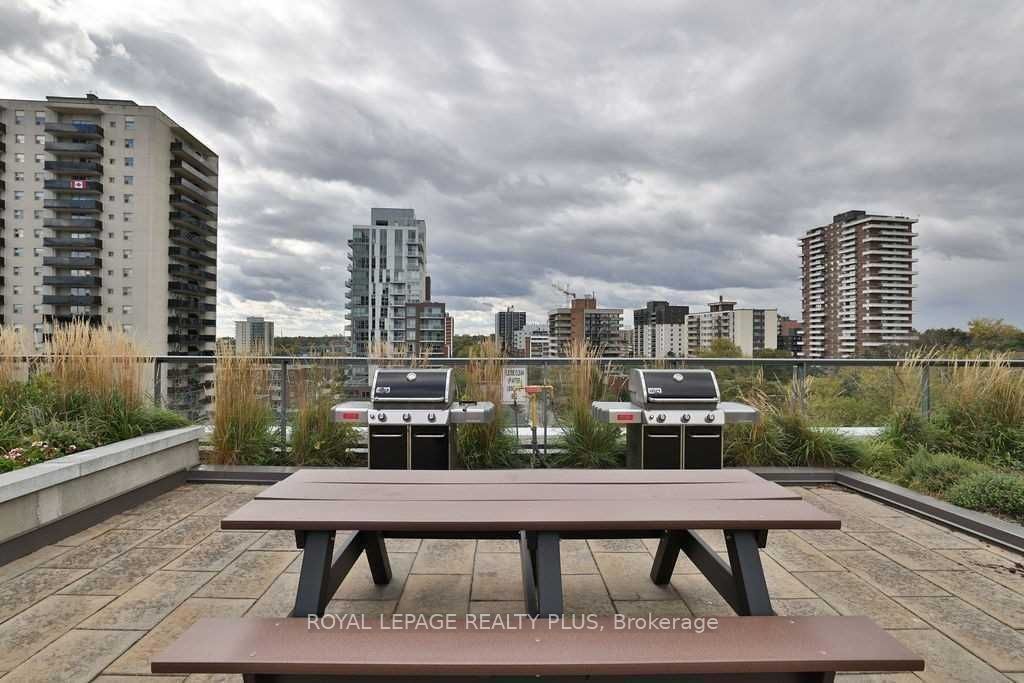 1 Hurontario St, unit 217 for rent - image #4