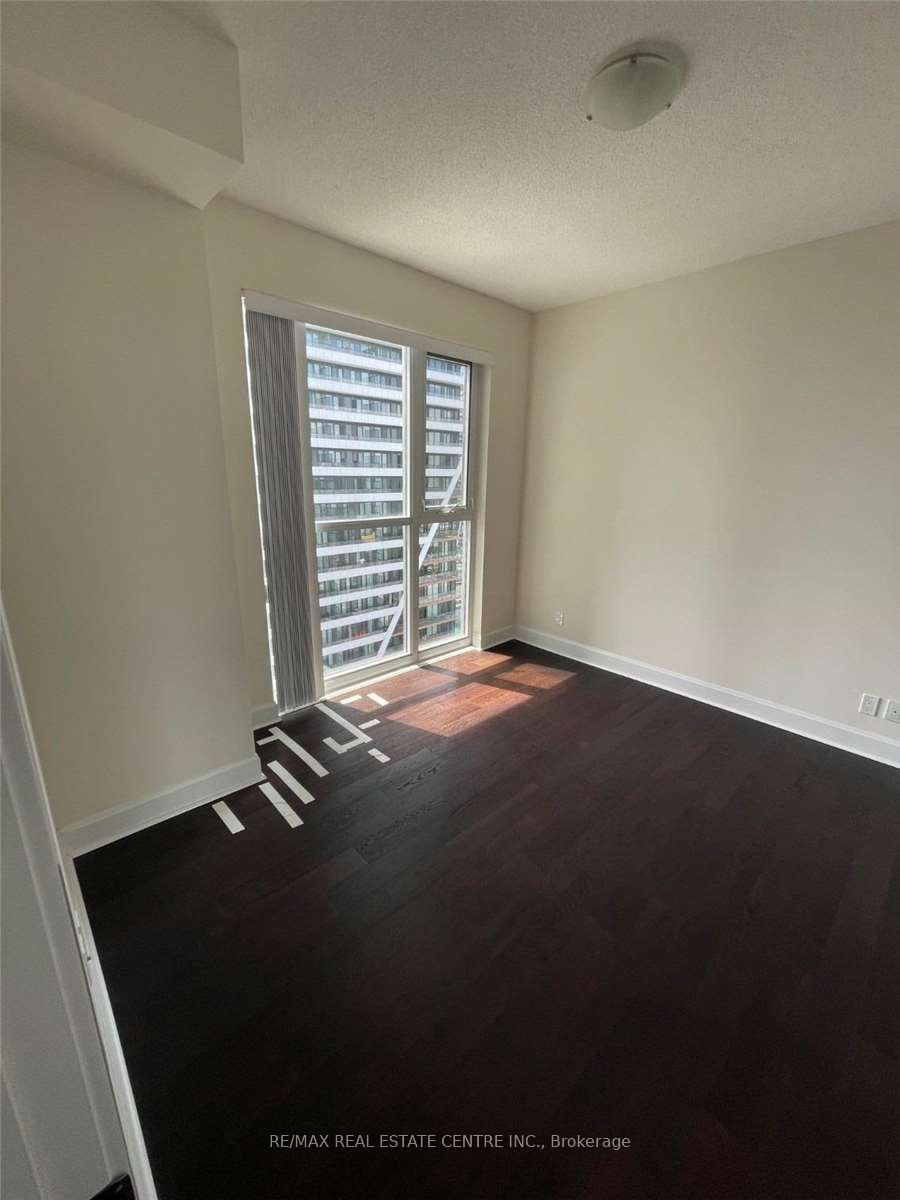 33 Shore Breeze Dr, unit 2710 for rent