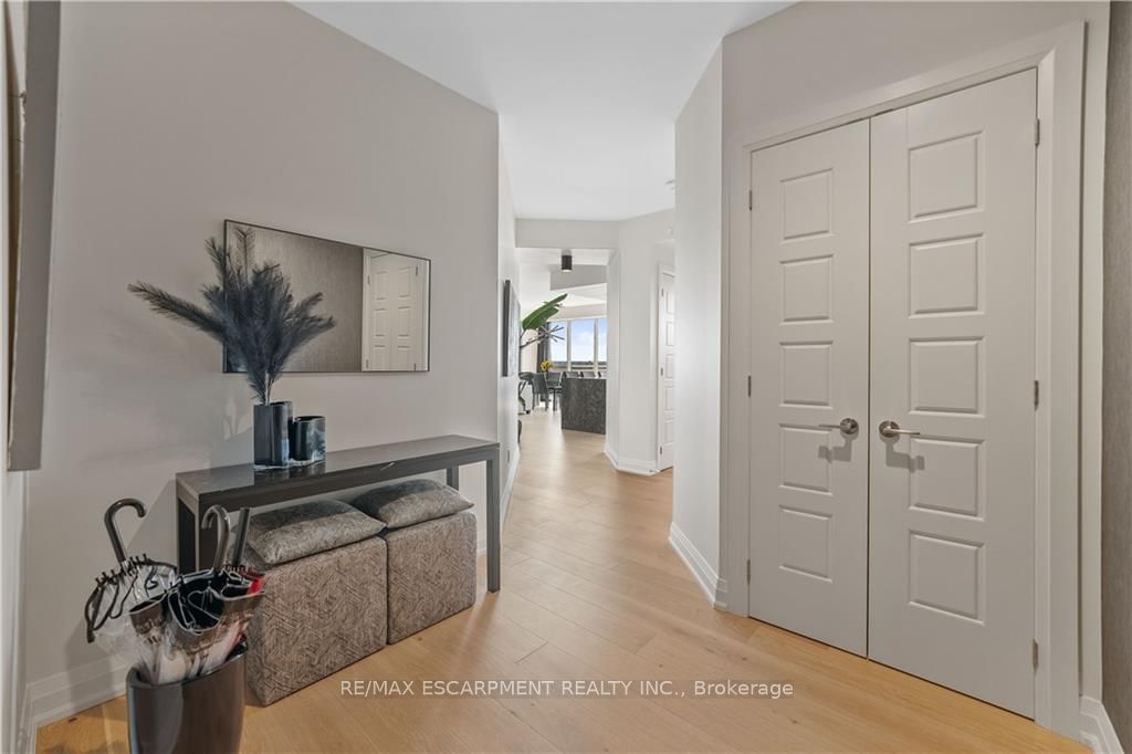 2025 Maria St, unit 807 for sale - image #3