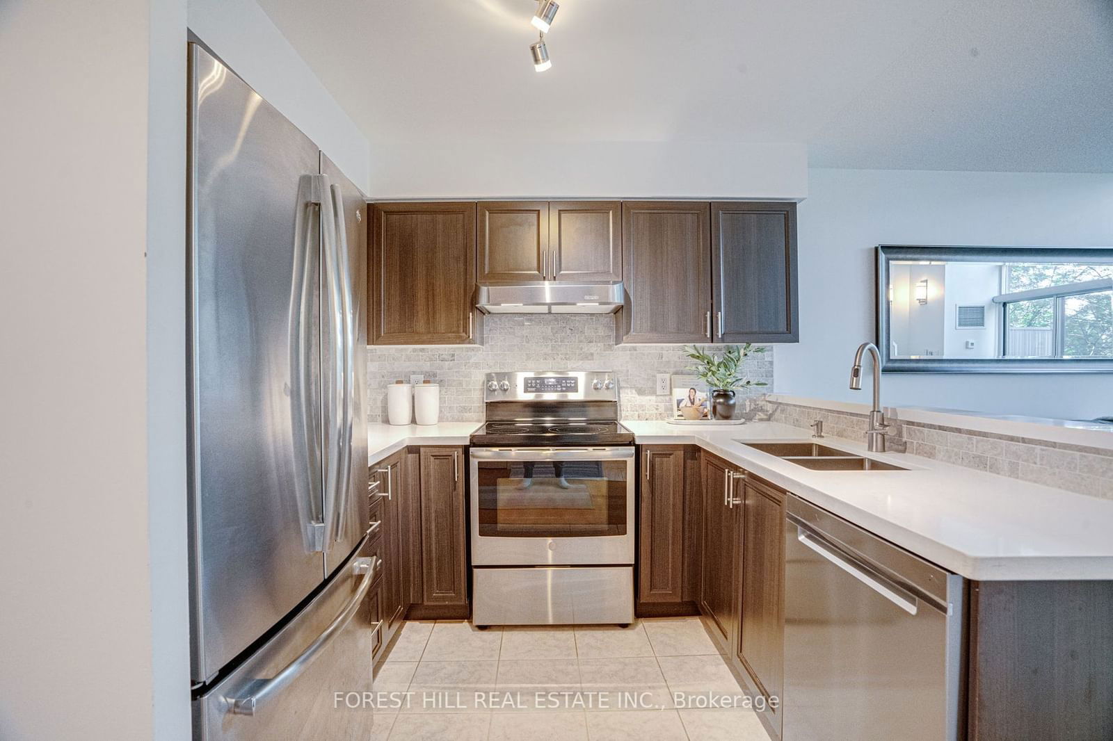 200 Manitoba St, unit 212 for sale - image #4