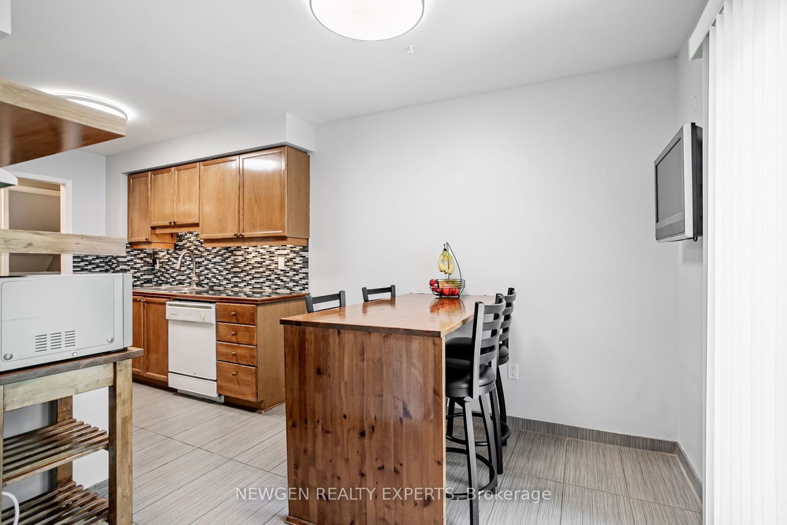 6050 Bidwell Tr, unit 66 for sale - image #10