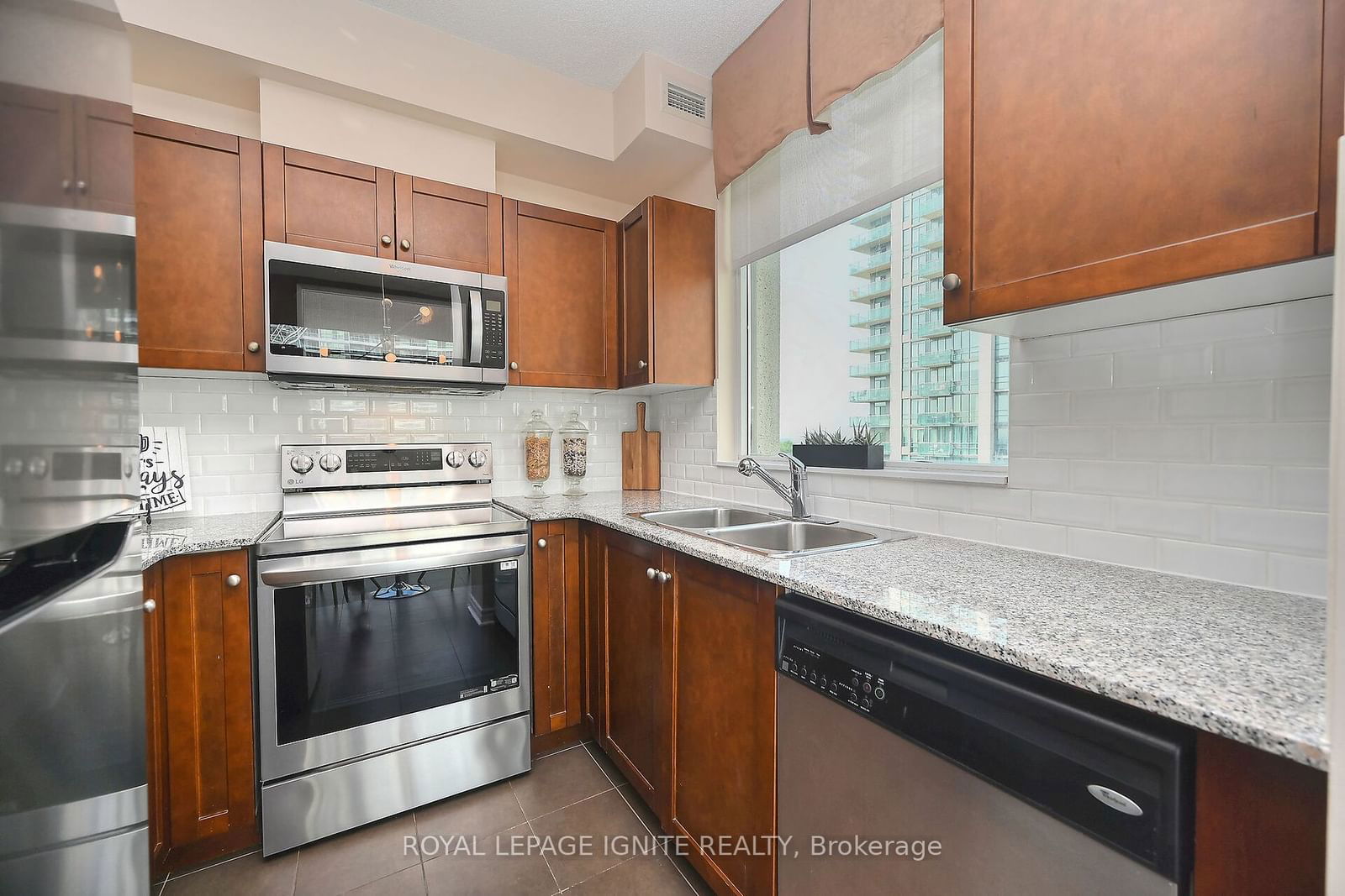 3504 Hurontario St, unit 1207 for sale - image #15