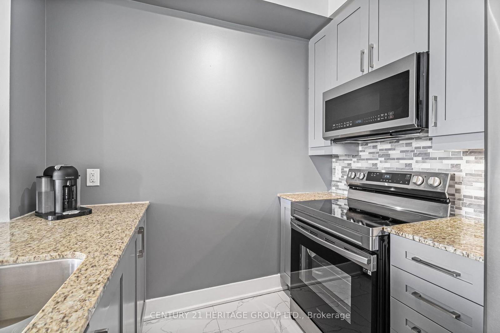 4070 Confederation Pkwy, unit LPH10 for sale - image #8