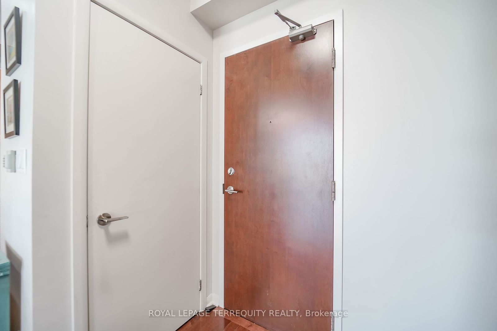 3391 Bloor St W, unit 312 for sale - image #3