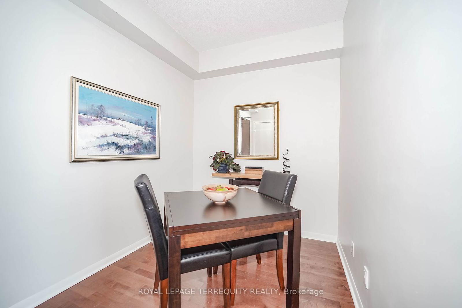 3391 Bloor St W, unit 312 for sale - image #8