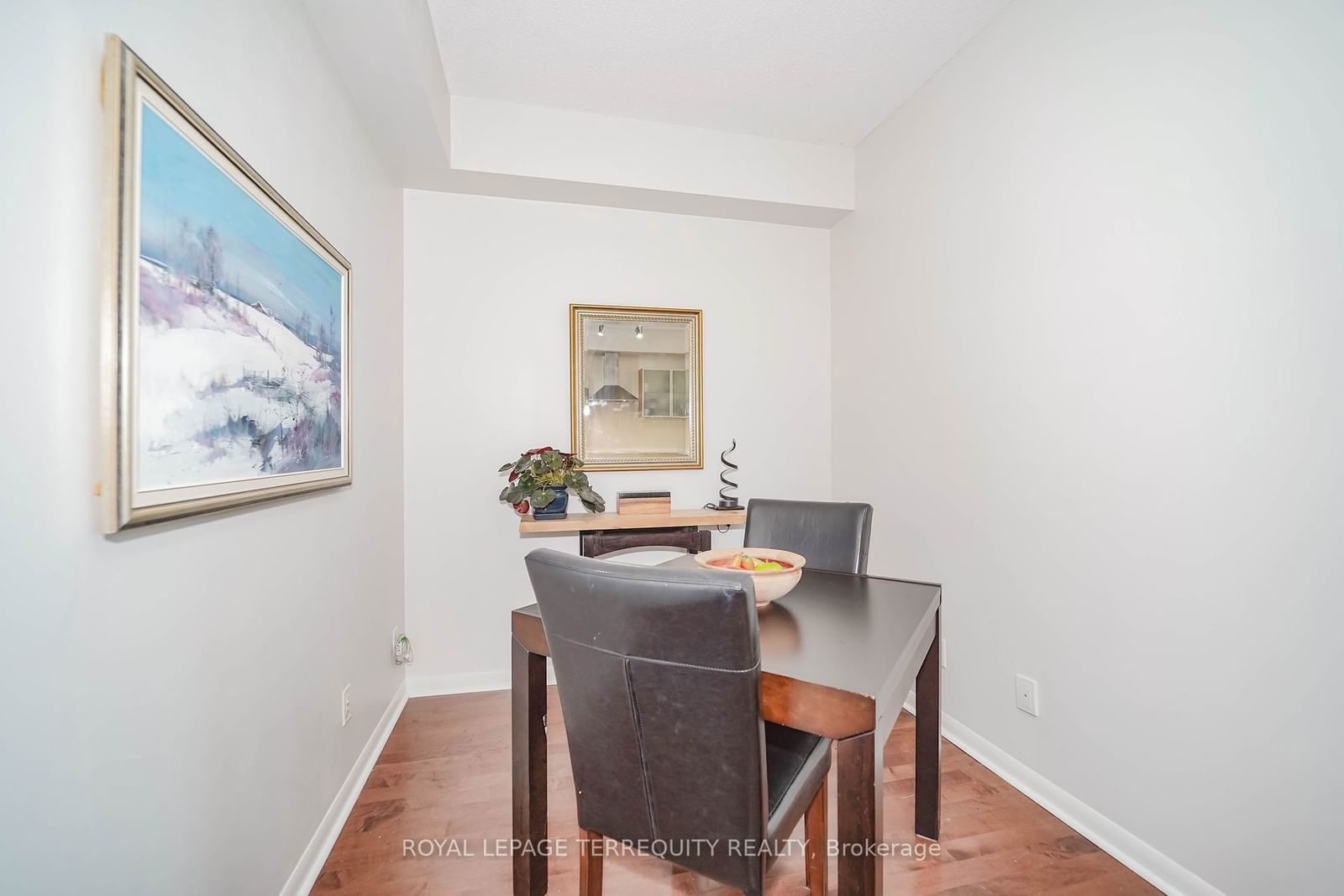 3391 Bloor St W, unit 312 for sale - image #9