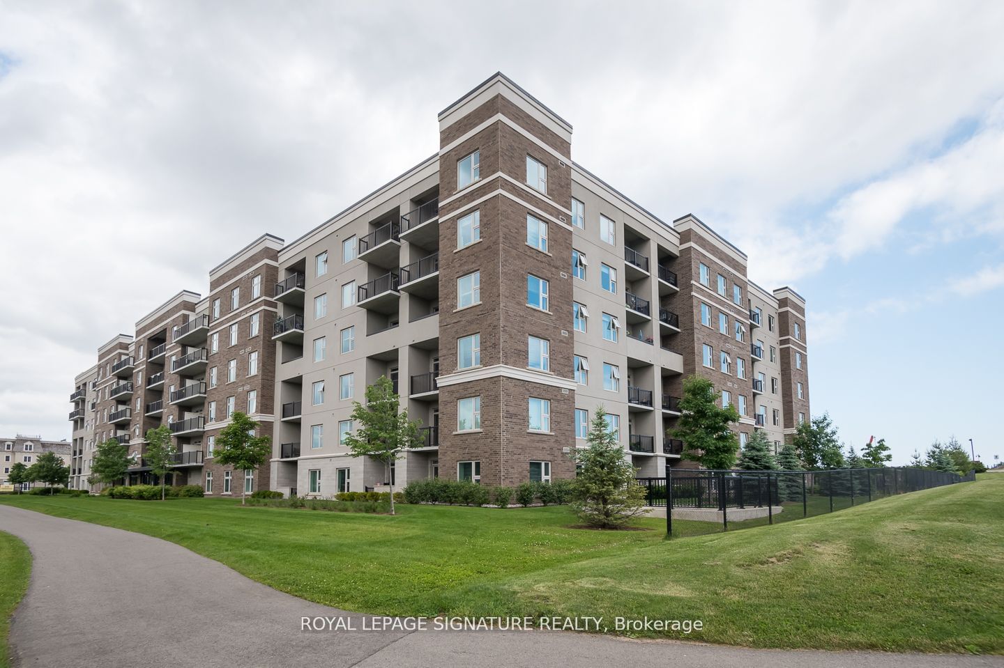 610 Farmstead Dr, unit 508 for sale