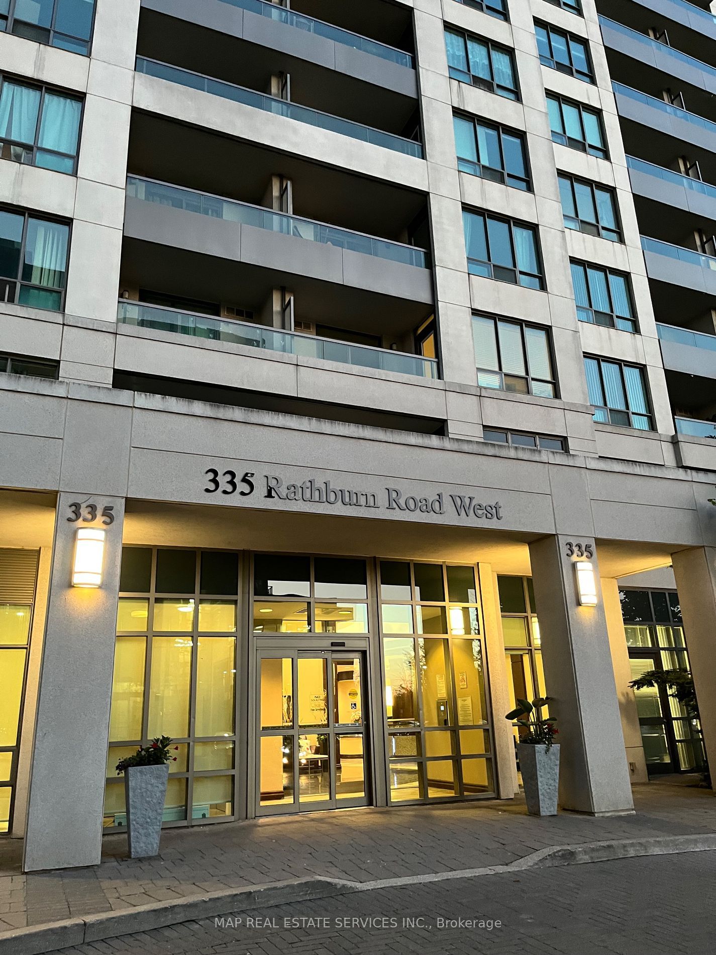 335 Rathburn Rd W, unit 1216 for rent