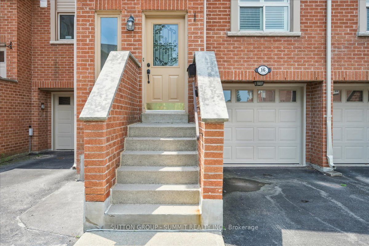 1540 Reeves Gate, unit 16 for sale - image #2