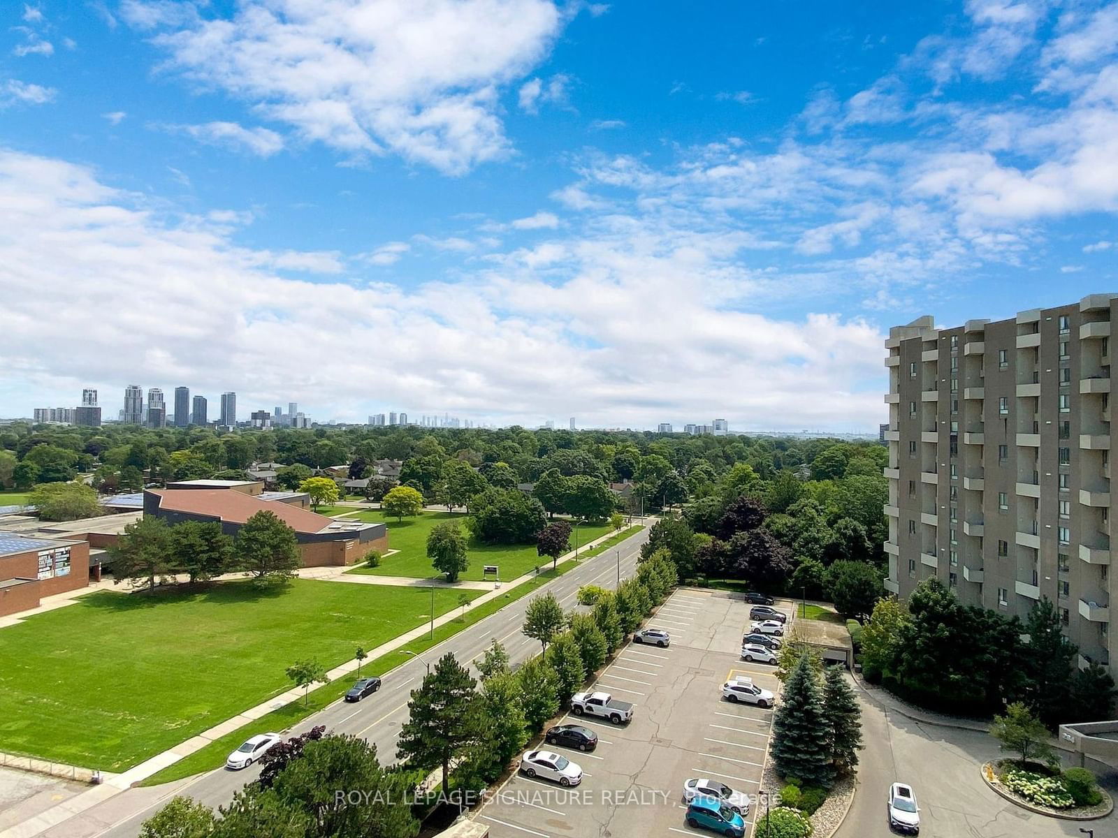 288 Mill Rd, unit E26 for sale - image #22