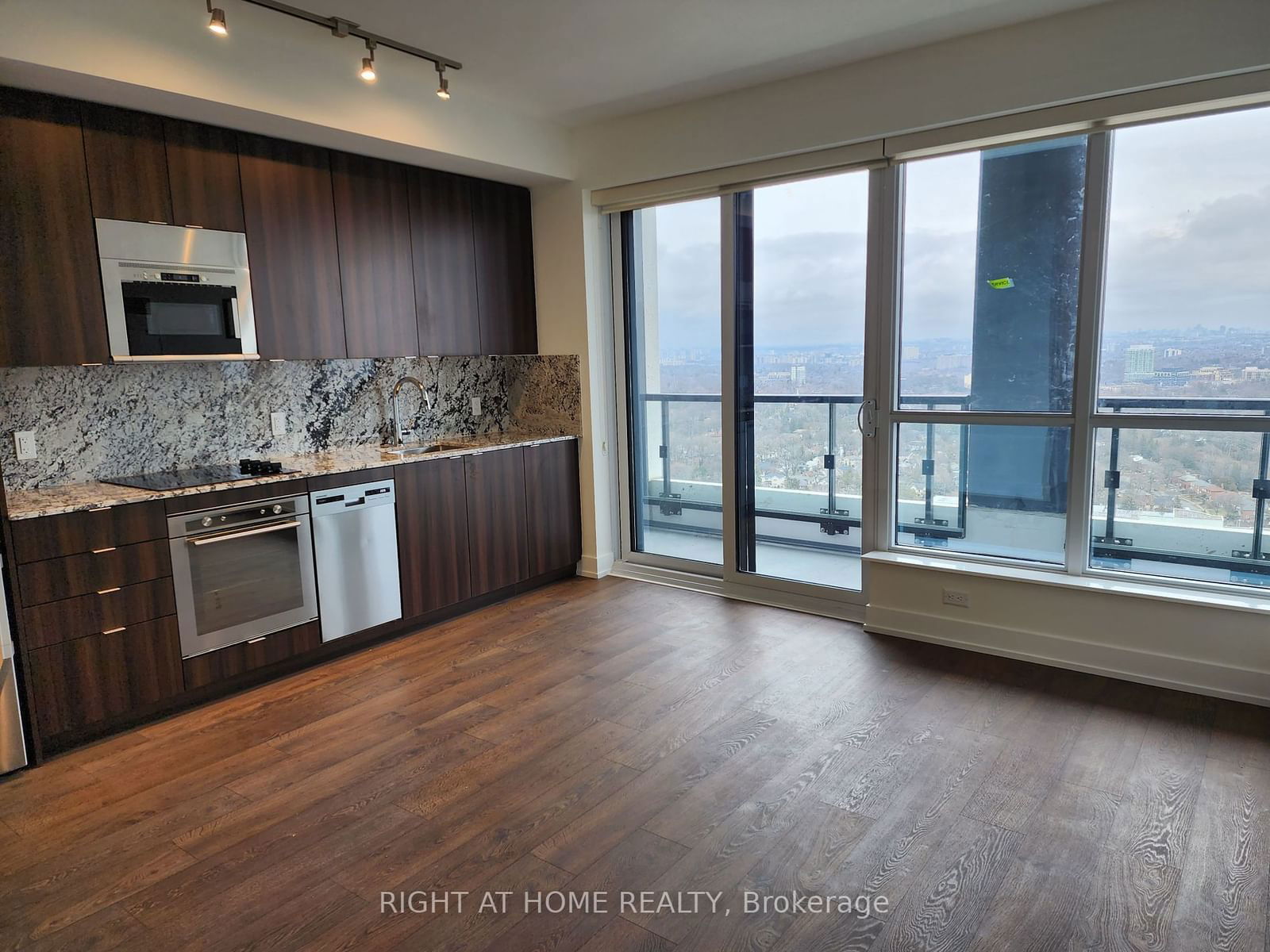 5 Mabelle Ave, unit 3427 for rent - image #22