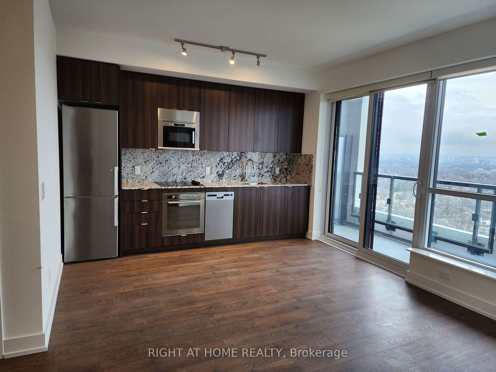 5 Mabelle Ave, unit 3427 for rent - image #26