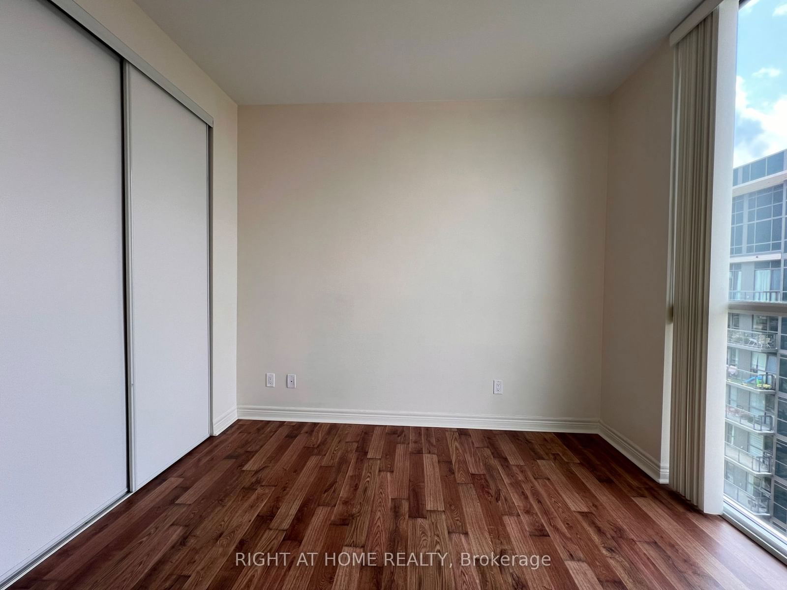 339 RATHBURN Rd, unit PH 16 for rent - image #21