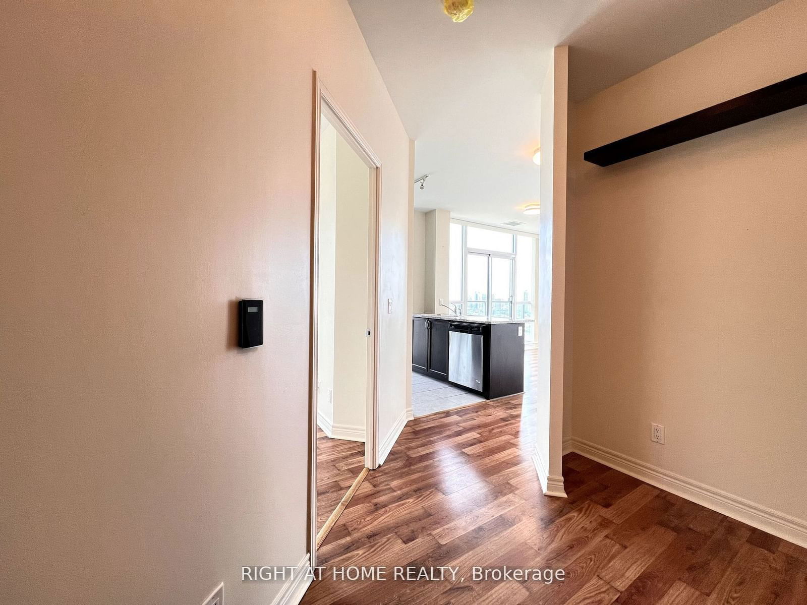 339 RATHBURN Rd, unit PH 16 for rent - image #5