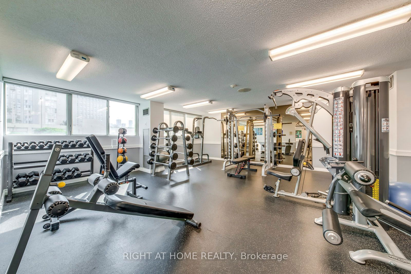 3700 Kaneff Cres, unit 1412 for sale - image #32