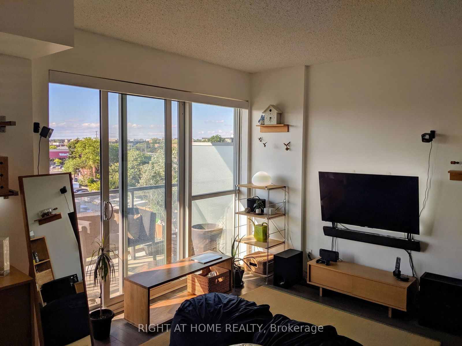 15 James Finlay Way, unit 612 for rent - image #3