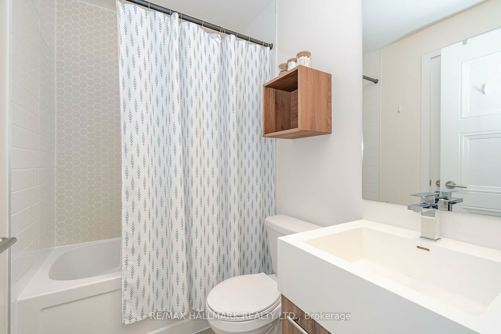 1 Neighbourhood Lane, unit 502 for sale - image #19