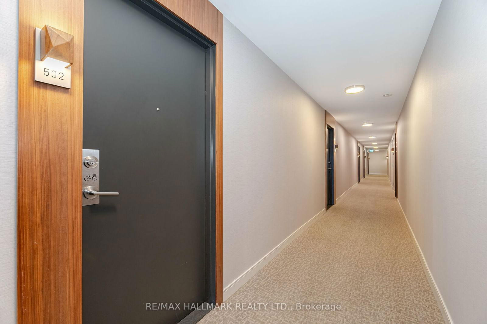 1 Neighbourhood Lane, unit 502 for sale - image #4