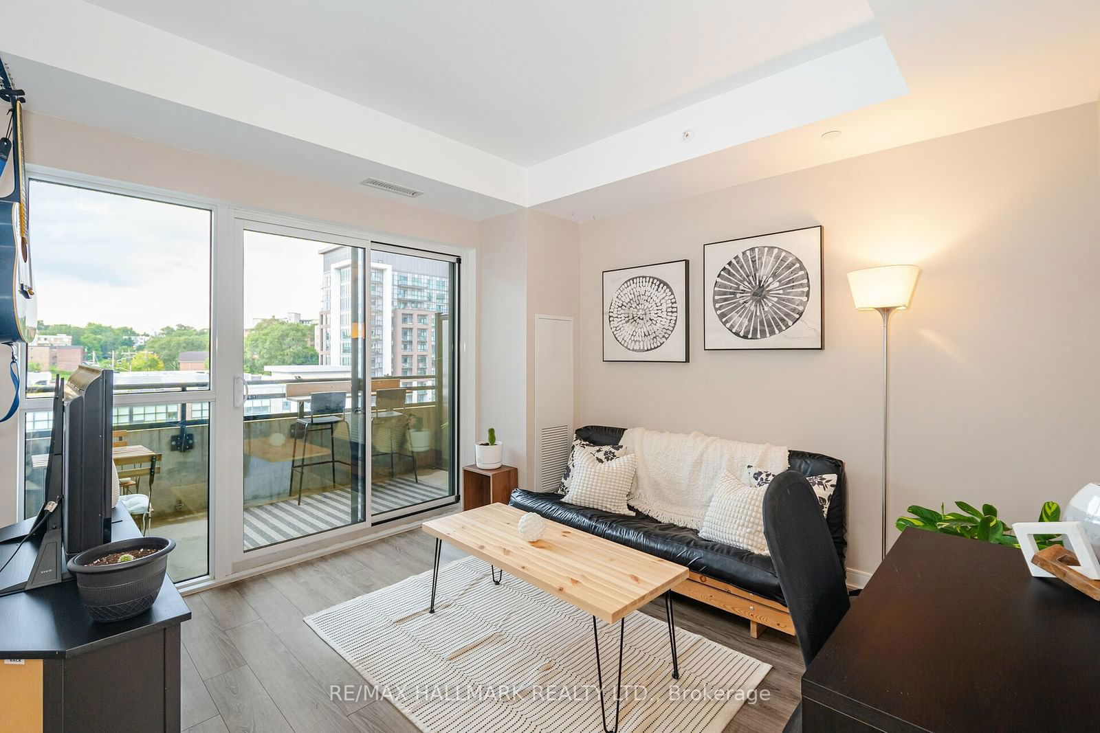 1 Neighbourhood Lane, unit 502 for sale - image #5