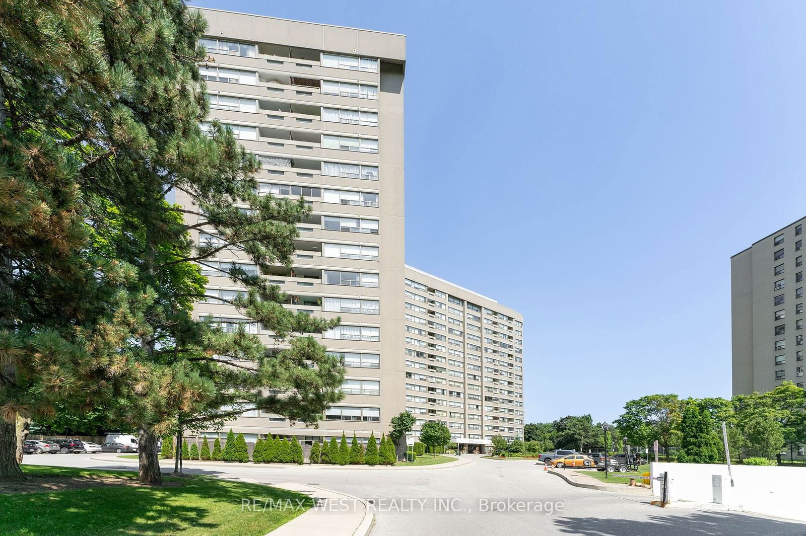 475 The West Mall, unit 1404 for sale - image #2