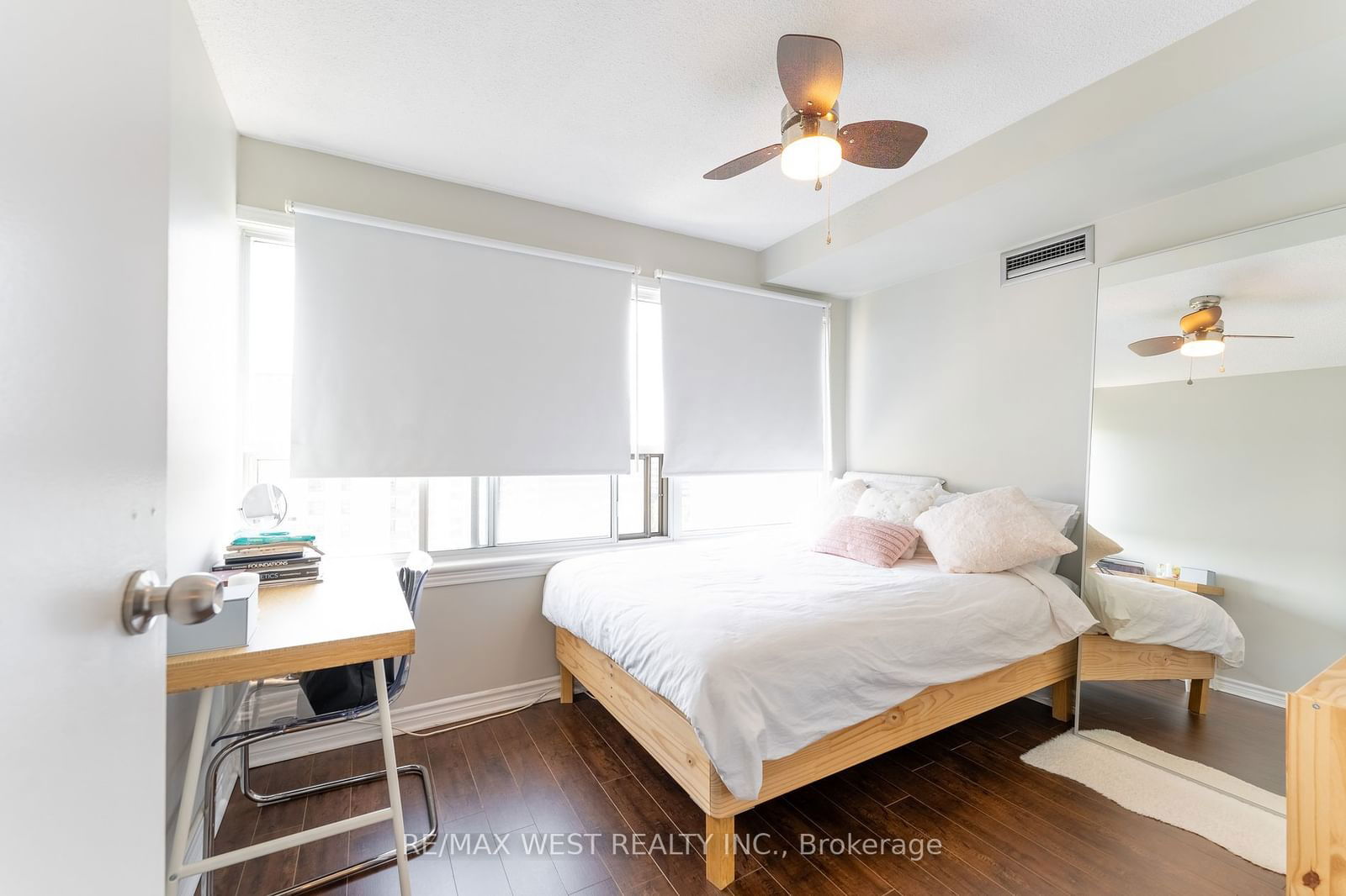 475 The West Mall, unit 1404 for sale - image #26