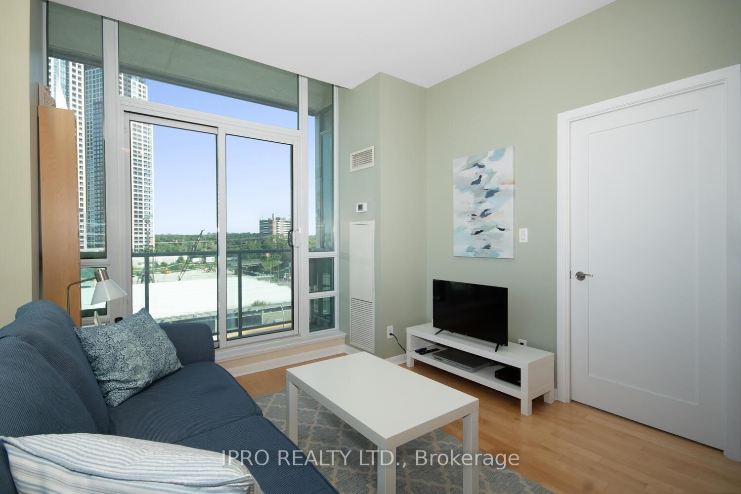 3391 Bloor St W, unit 606 for sale