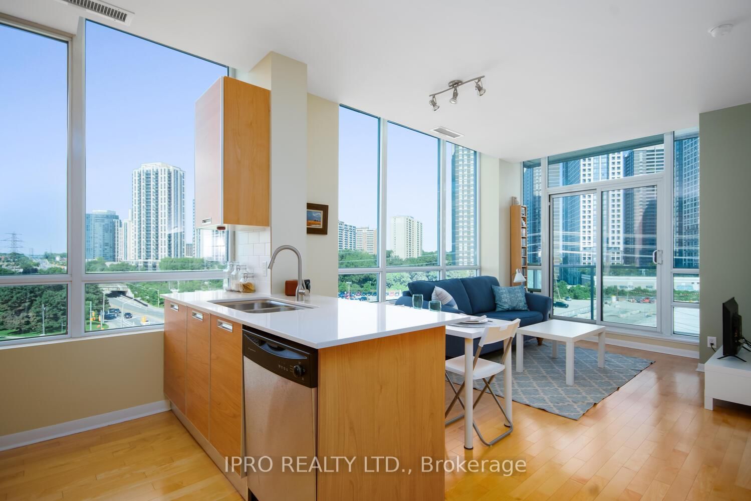 3391 Bloor St W, unit 606 for sale