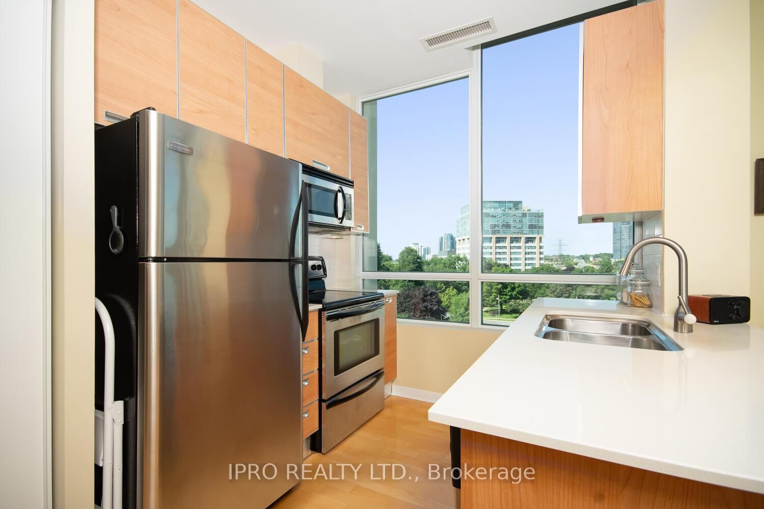 3391 Bloor St W, unit 606 for sale