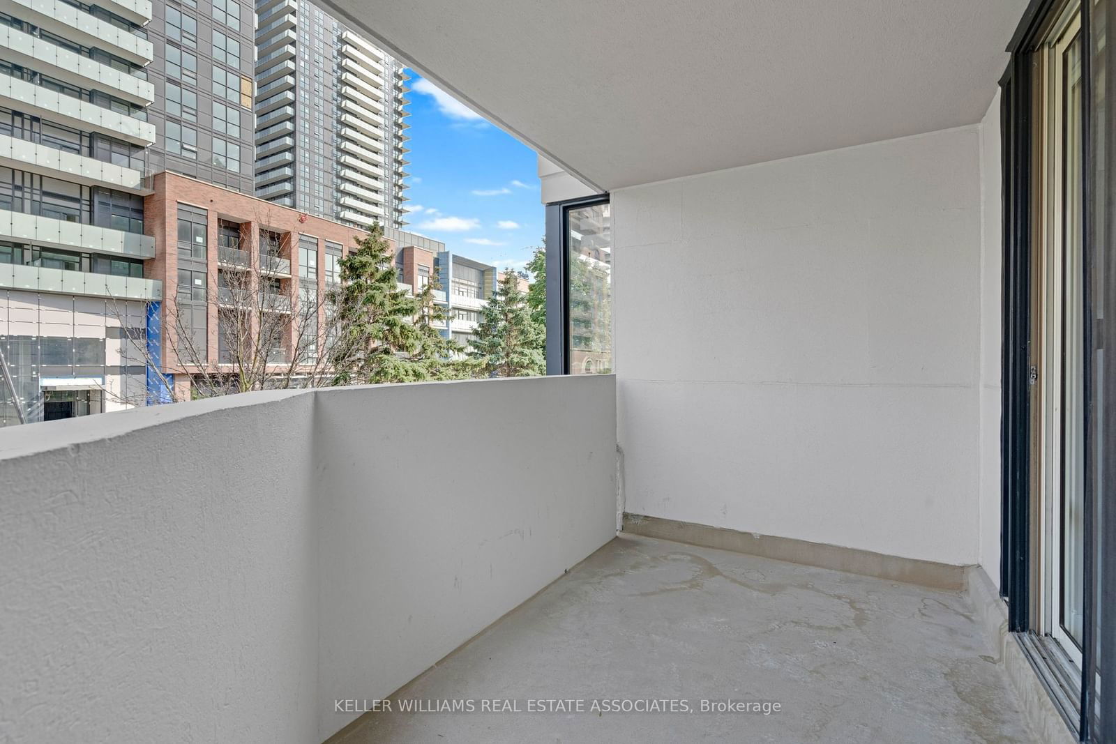 330 Rathburn Rd W, unit 208 for sale - image #16