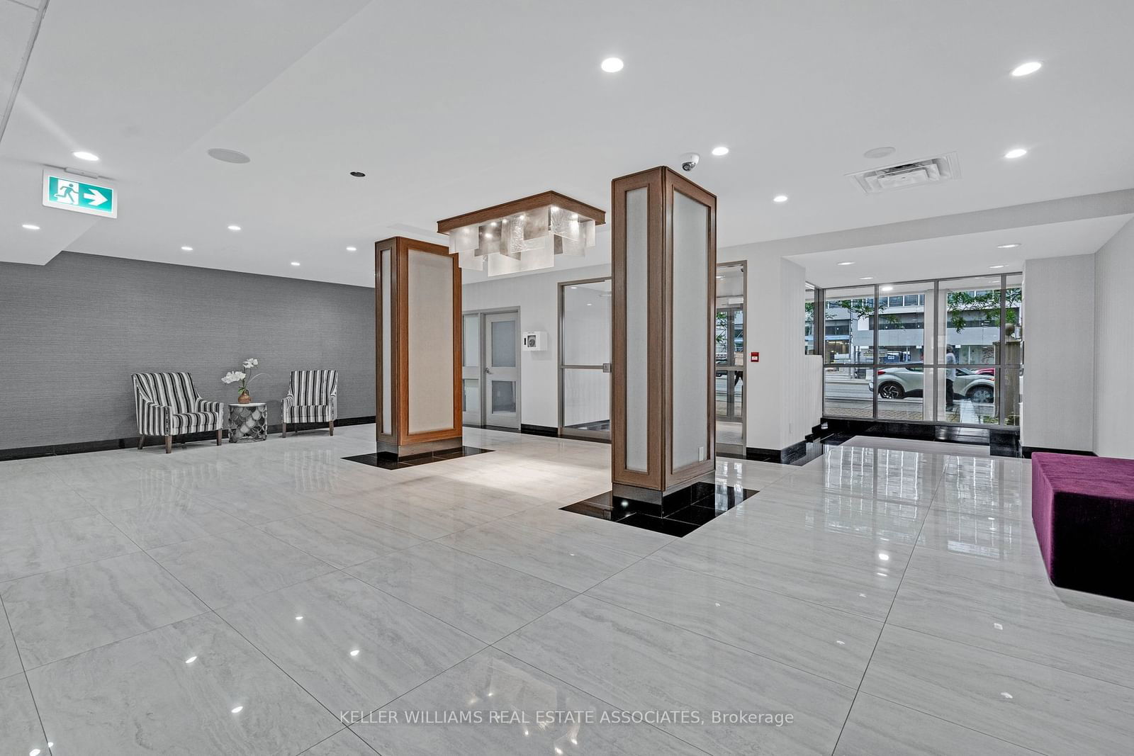 330 Rathburn Rd W, unit 208 for sale - image #4