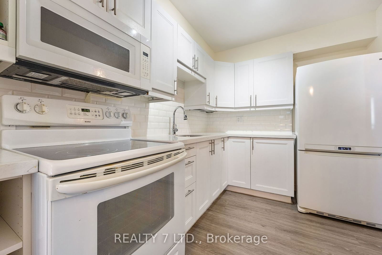 3390 Weston Rd, unit 1208 for sale - image #13