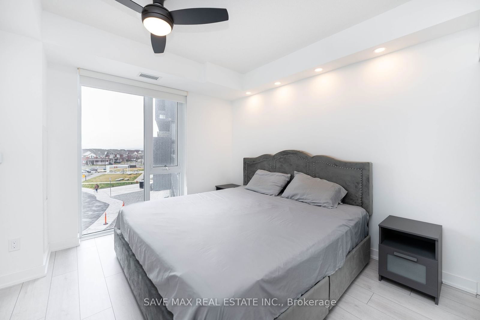 3200 Dakota Common, unit B317 for sale - image #8