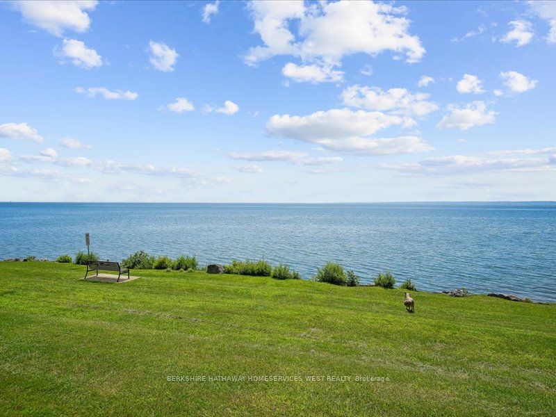 5250 Lakeshore Rd, unit 708 for sale