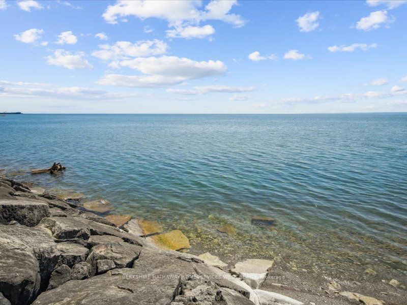 5250 Lakeshore Rd, unit 708 for sale