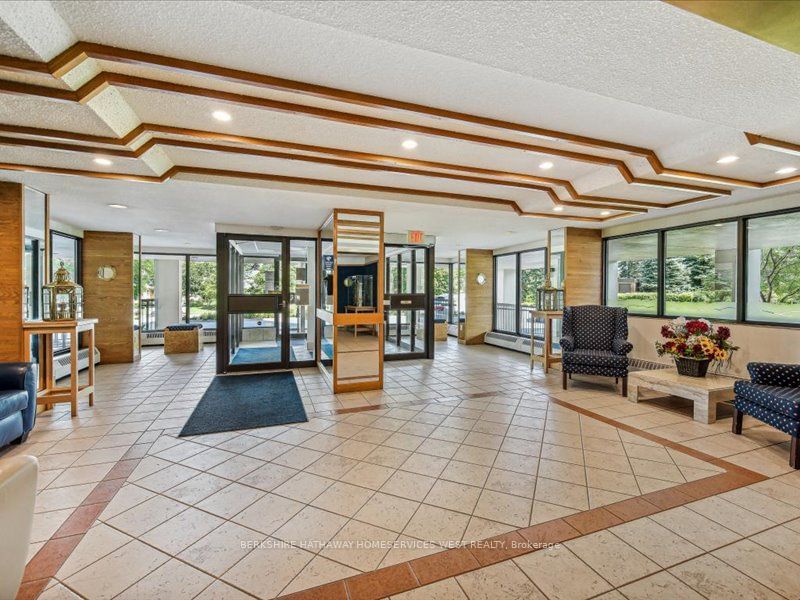 5250 Lakeshore Rd, unit 708 for sale - image #4