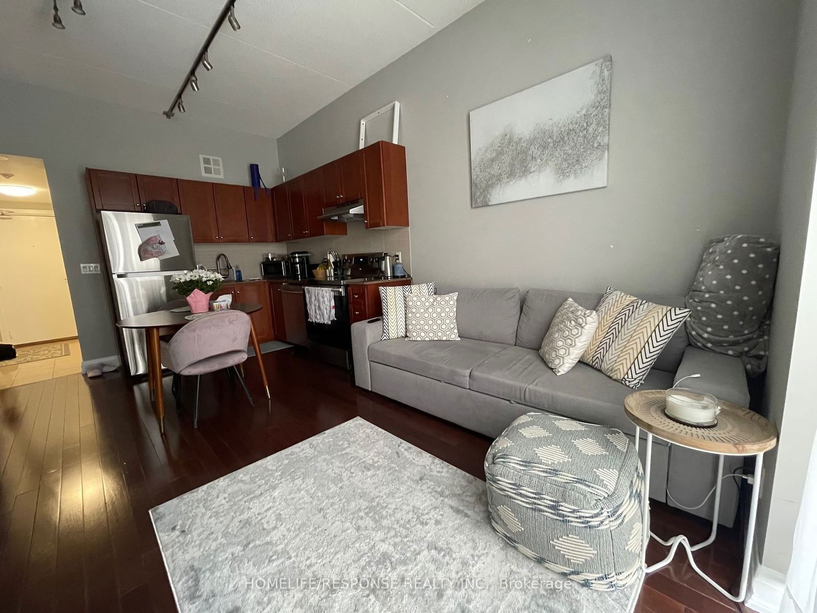 2737 KEELE St, unit 212 for rent - image #8