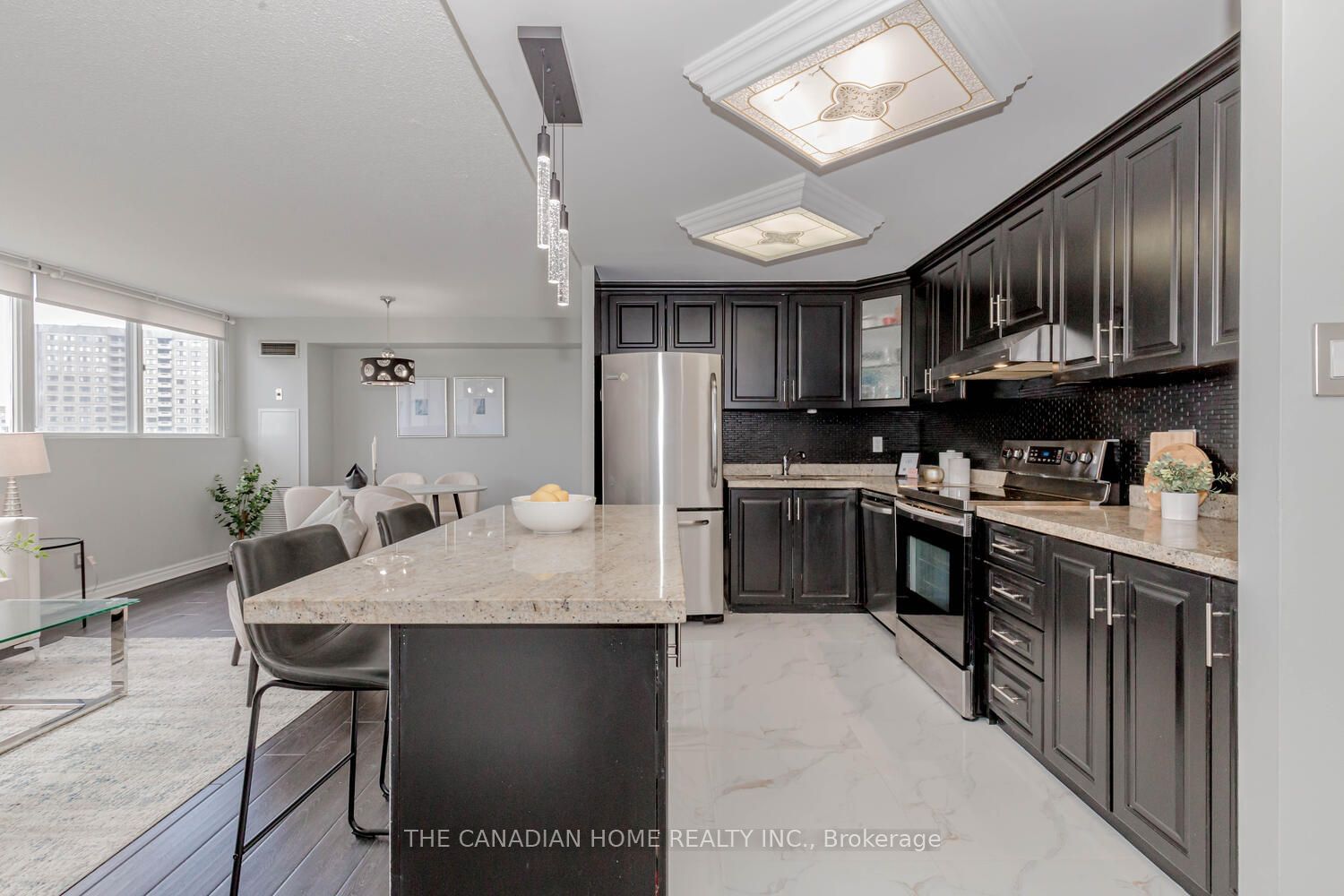 3700 Kaneff Cres, unit 903 for sale - image #10