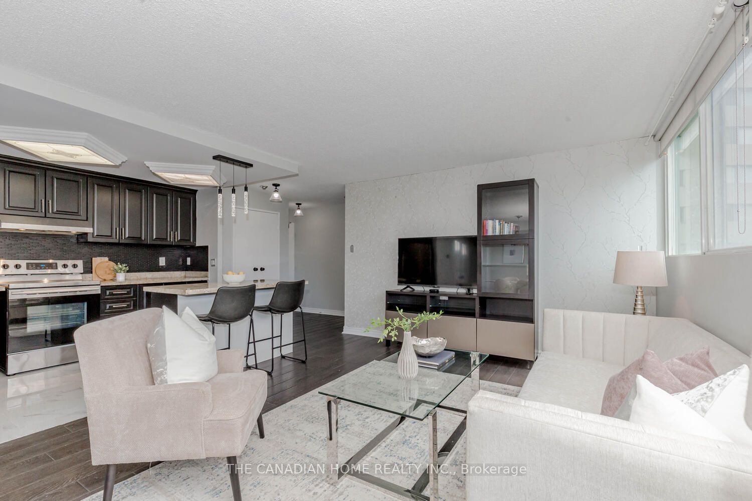 3700 Kaneff Cres, unit 903 for sale - image #13