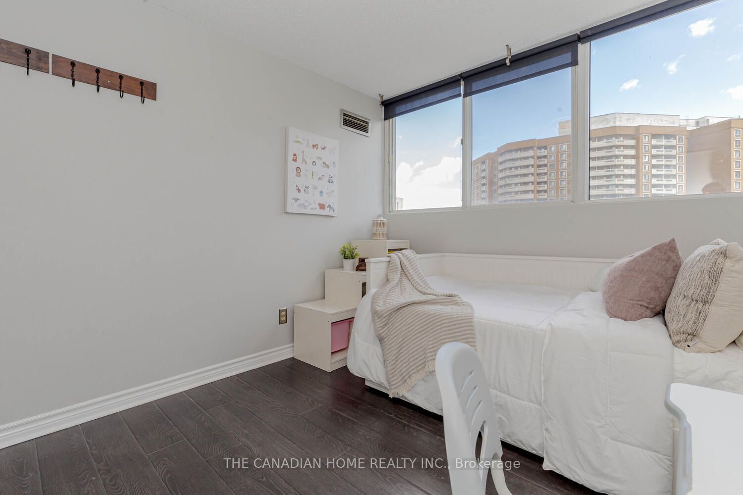 3700 Kaneff Cres, unit 903 for sale - image #28