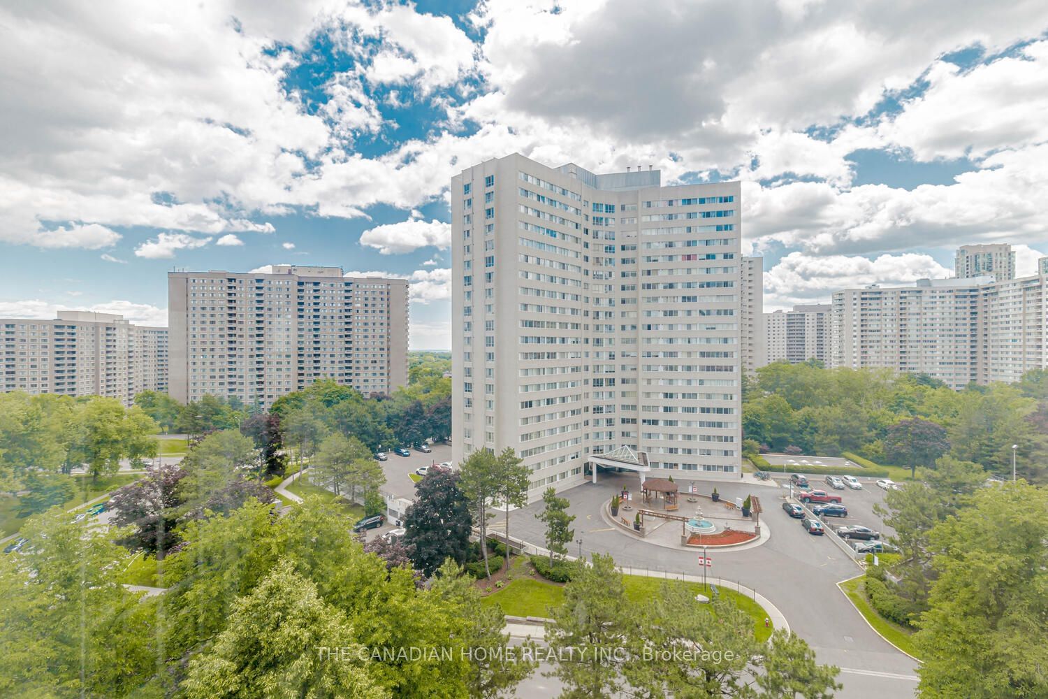 3700 Kaneff Cres, unit 903 for sale - image #30