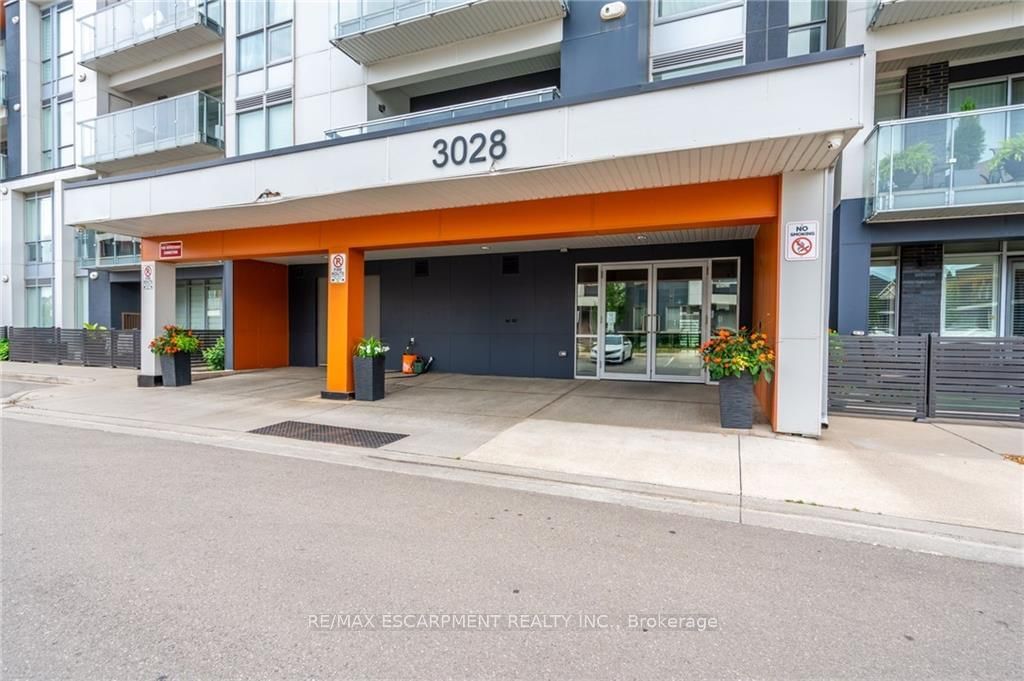 3028 Creekshore Common, unit 301 for sale - image #3