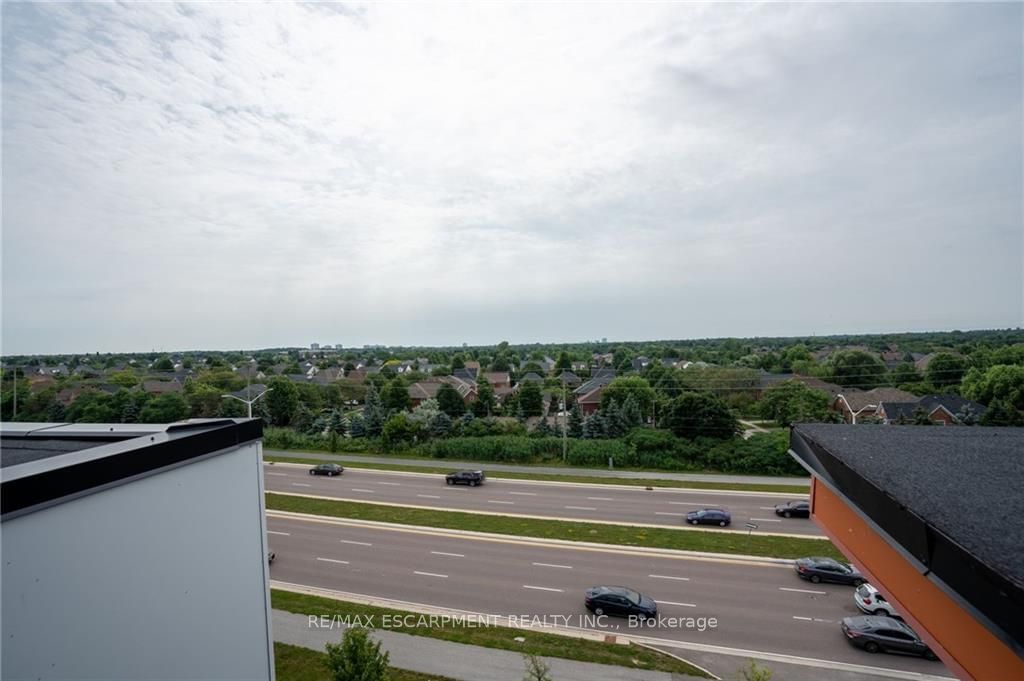 3028 Creekshore Common, unit 301 for sale - image #37