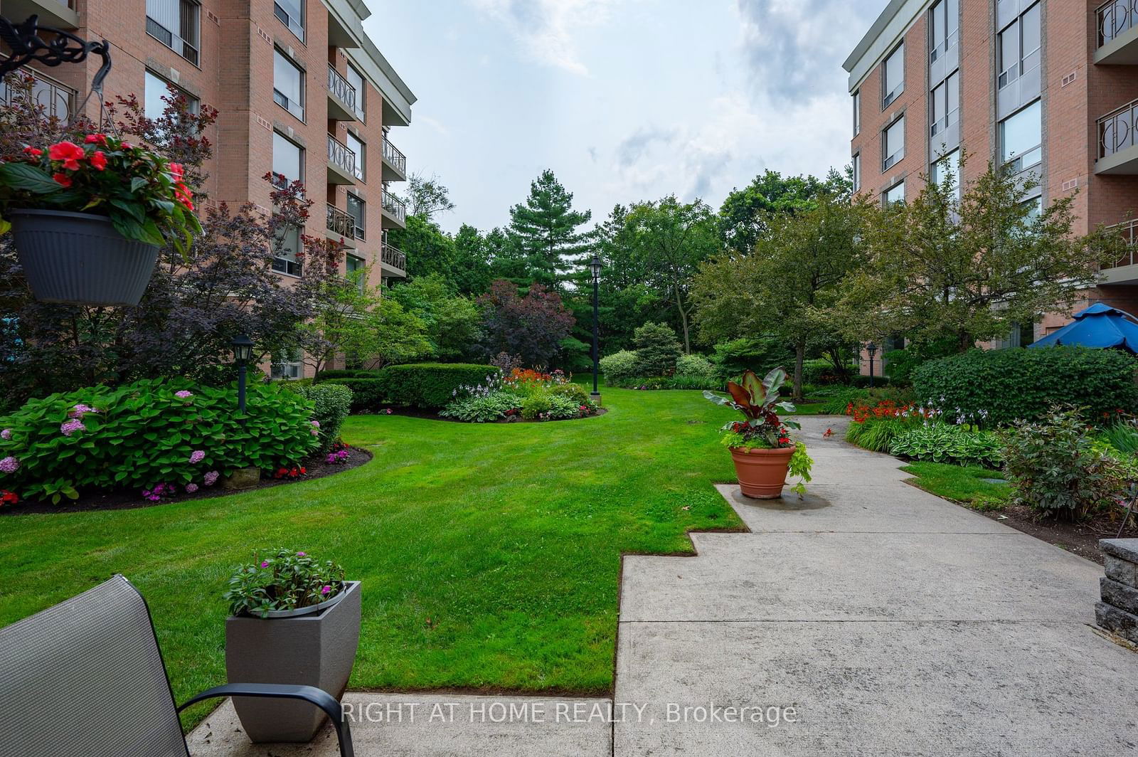 100 Burloak Dr, unit 1214 for sale - image #33