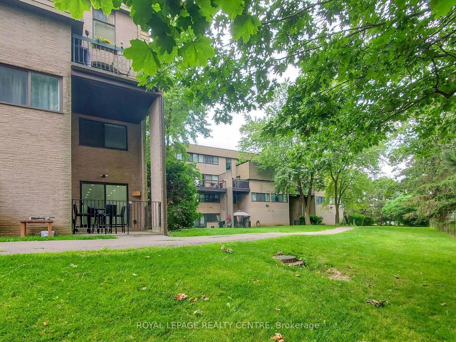 2095 Roche Crt, unit 127 for sale - image #25