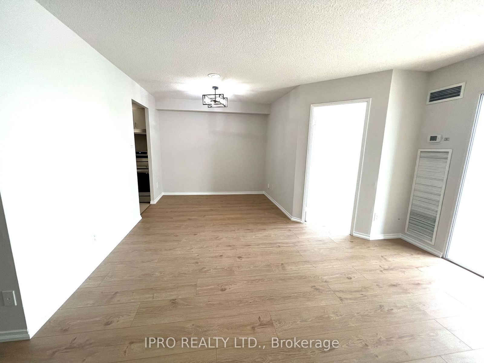 115 Hillcrest Ave, unit 202 for sale - image #6