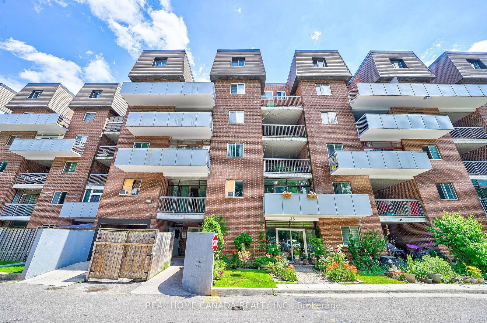 3025 The Credit woodlands, unit 212 for sale